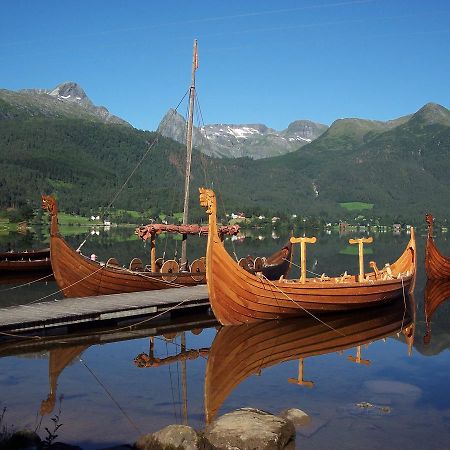 Volda Turisthotell Екстериор снимка